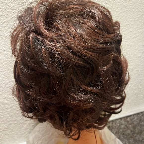 Aimole Curly Blonde Synthetic Wig Style E-7125 Color 12TTT26 Honey Blonde Brown - Picture 6 of 9